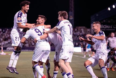 <i>Imagen de la celebración de los jugadores del Real Jaén tras el gol de la victoria de Nacho Castillo en el partido contra el Ibiza. / Miranda López / Real Jaén</i>