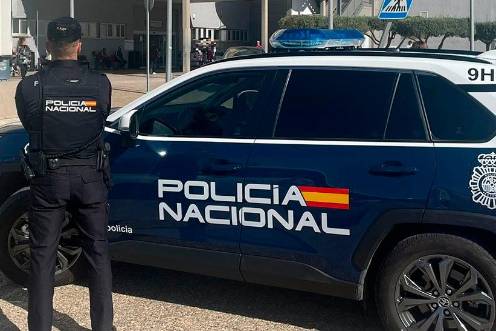 <i>Imagen de archivo de efectivos de la Policía Nacional.</i>
