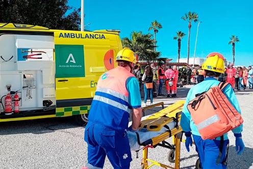 <i>Imagen de recurso de una ambulancia del 061. / Emergencias 112. </i>
