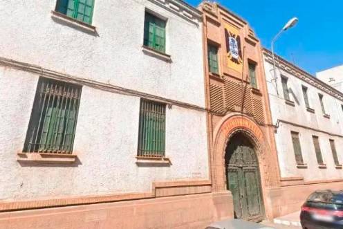 <i>Antigua casa cuartel de la Guardia Civil en Linares. Archivo. / Giese.</i>