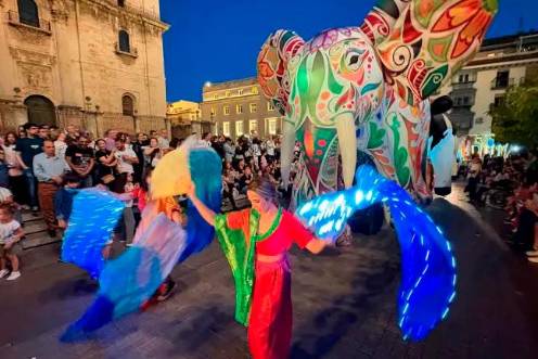 <i>Cabalgata inaugural de la Feria de San Lucas de Jaén 2025. / Diario JAÉN.</i>