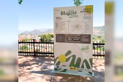 <i>Señalización del Plan de Sostenibilidad Turística en Destino (PSTD) de Sierra Mágina. / Diputación de Jaén. </i>