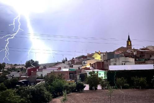 <i>Tarde de tormentas en el término municipal de Ibros. </i>