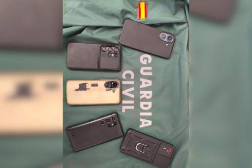 <i>Móviles intervenidos por la Guardia Civil. / Guardia Civil. </i>