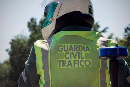 <i>Agente de la Guardia Civil de Tráfico. Archivo. / Guardia Civil.</i>