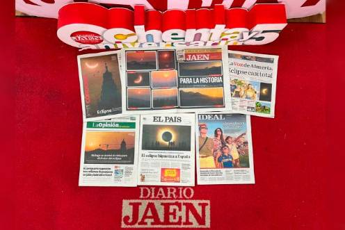 <i>Portadas del quiosco de ayer. Cinco cabeceras provinciales, regionales y nacionales queda plasmada la cobertura que le dieron ayer al eclipse, en contraposición con la envoltura especial de Diario JAÉN.</i>