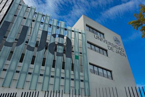<i>Fachada del Edificio D4 del Campus de Las Lagunillas. / UJA. </i>
