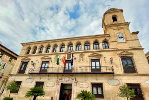 <i>Fachada del Ayuntamiento de Alcalá la Real. / Ayuntamiento de Alcalá la Real. </i>