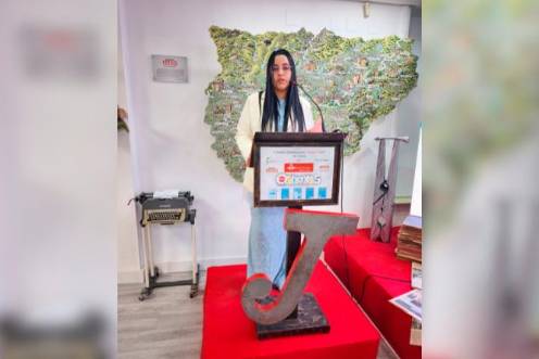 <i>La poeta Lietty Aylet Navarro durante su intervención ayer. / Agustín Muñoz / Diario JAÉN. </i>