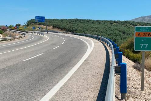 <i>A-316, punto kilómetrico 77, Autovía del Olivar. / Junta de Andalucía.</i>