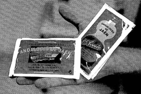 <i>Monodosis de aceite de oliva de la empresa “Andaluces de Jaén S.L.” / Archivo histórico Diario JAÉN</i>