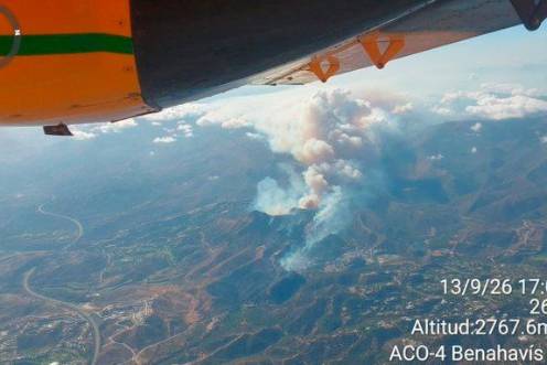 <i>Incendio en Benahavís (Málaga) / EMA 112 / Europa Press</i>