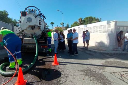 <i>Visita actuaciones saneamiento Puente Tablas. / Ayuntamiento de Jaén.</i>