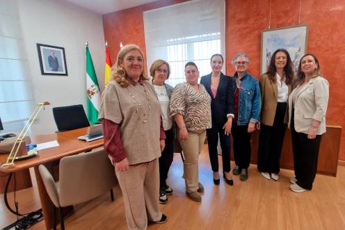 <i>Lucía Mónica Pérez, Belén Martínez, Carmen Ortega, Lourdes Ballesteros, Gema Liébana, Rosa Huete y Remedios Morente. / junta de Andalucía.</i>