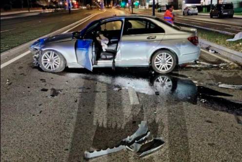 <i>Secuelas del coche tras el accidente. / Policía Local de Jaén. </i>