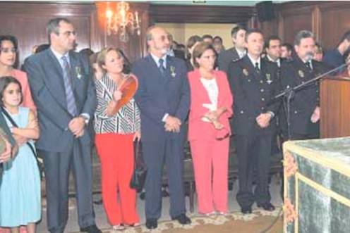 <i>La fiesta de los Santos Ángeles Custodios congregó ayer a la Policía Nacional de Jaén en torno a la celebración de su día grande. / Archivo histórico Diario JAÉN. </i>