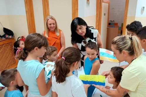 <i>Visita a una escuela de verano de Diputación. / Diputación de Jaén. </i>