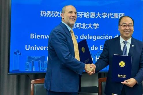 <i>Acuerdo de la Universidad de Jaén (UJA) y la Universidad de Hebei (China). / Universidad de Jaén. </i>