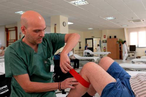 <i>Fisio en el Hospital Universitario de Jaén. / Junta de Andalucía. </i>