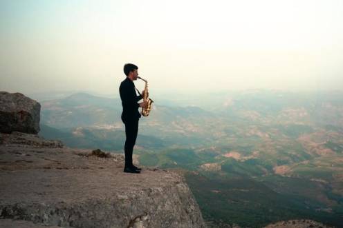 <i>El saxofonista Pablo García Guzmán en el paraje de Piedra Jaén. </i>