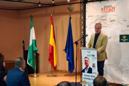 <i>El alcalde de Guarromán, Alberto Rubio, durante su intervención en una nueva edición de los Diálogos “Jaén Nuevo Milenio”. / Agustín Muñoz / Diario Jaén. </i>