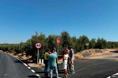 <i>Visita a carreteras de Ibros y Canena. / Diputación de Jaén.</i>