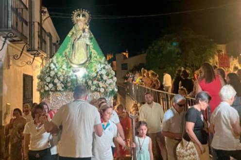 <i>Procesión de Virgen de la Encina en Baños de la Encina. / Ana Lechuga / Diario JAÉN. </i>