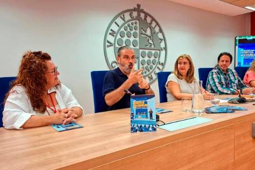 <i>Durante la presentación de la guía de lengua de signos. / Universidad de Jaén. </i>