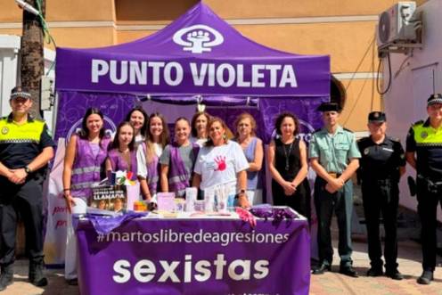 <i>Presentación del Punto Violeta para la feria de San Bartolomé de Martos. / Ayuntamiento de Martos. </i>