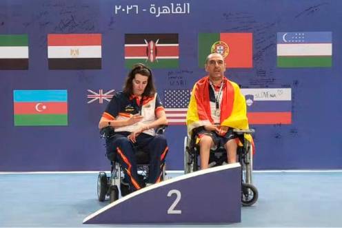 <i>Elena Valencia y Miguel Ángel Martínez Tajuelo, en el podio.</i>
