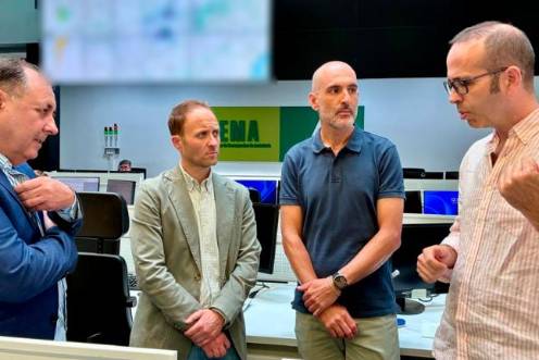 <i>Visita de Erik Domínguez al 112 y al Centro Operativo del Infoca. / Junta de Andalucía. </i>
