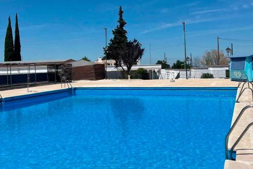 <i>Piscina de Villacarrillo. / Ayuntamiento de Villacarrillo. </i>