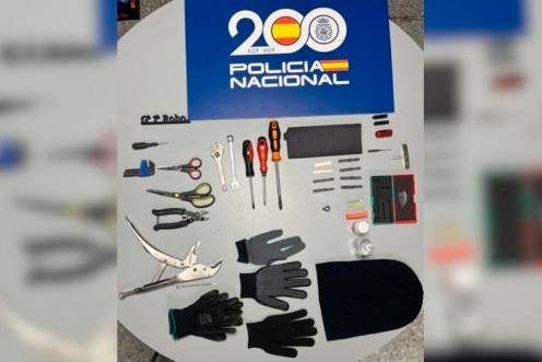 <i>Efectos sustraídos en robos en el barrio sevillano de Triana. / Policía Nacional.</i>