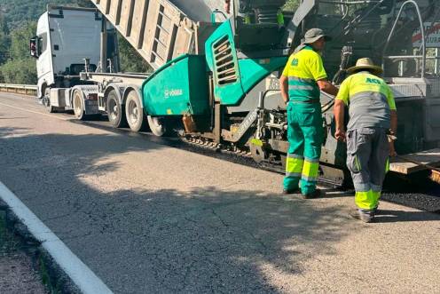 <i>Arreglo de firmes de carreteras. / Junta de Andalucía.</i>
