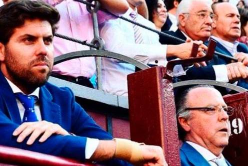 <i>Antonio Vázquez, a la derecha, junto a su hijo Fran Vázquez en Las Ventas. / Mundotoro.</i>