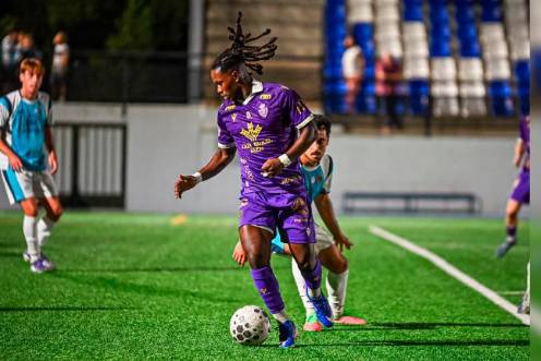 <i>Jugada de Moha Keita, que se tuvo que retirar con unas molestias. Mranda López / Real Jaén CF. </i>