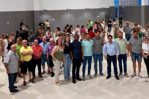 <i>Inauguración de la caseta municipal de Bedmar tras la intervención de la Diputación. / Diputación de Jaén. </i>
