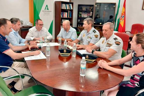 <i>Reunión para abordar la inspección de viviendas turísticas en Cazorla. / Junta de Andalucía. </i>