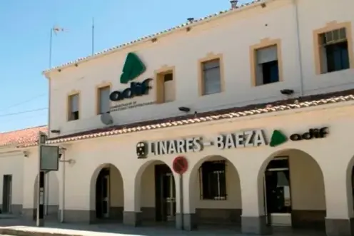 <i>Imagen de archivo de la estación Linares-Baeza. / Adif. </i>