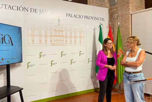 <i>Presentación evento “Rústica moda flamenca by Flor de Cerezo”. / Diputación de Jaén. </i>