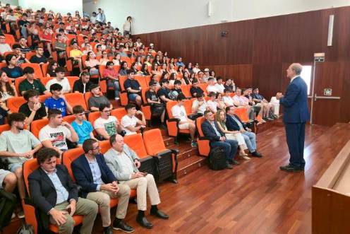 <i>Bienvenida al nuevo alumnado de la EPS de Linares. / Universidad de Jaén. </i>