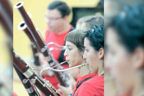 <i>Grupo de personas tocando el fagot. / Archivo histórico de Diario JAÉN. </i>