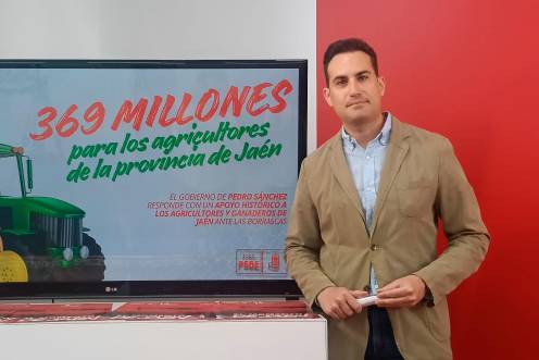 <i>El coordinador del Grupo Parlamentario Socialista, José Latorre, al término de la rueda de prensa. / F. Gaitán / Diario JAÉN.</i>