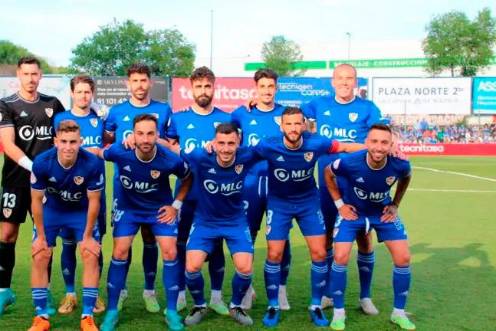 <i>Formación de la psada temporada del Linares Deportivo.</i>