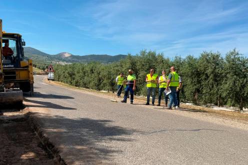 Comienzan los arreglos de la carretera que une Torredelcampo con Garcíez