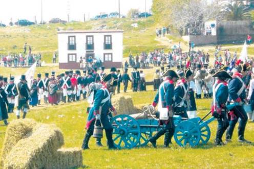 <i>Recreación del enfrentamiento bélico entre españoles y francesa en la Batalla de Bailén. / Archivo histórico Diario JAÉN. </i>