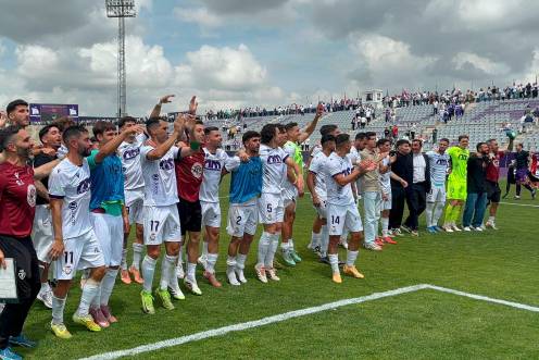 <i>El Real Jaén, durante la celebración con la afición. / Á. Gómez.</i>