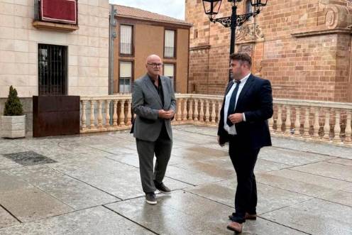 <i>Visita a Cabra de Santo Cristo. / Subdelegación del Gobierno en Jaén.</i>