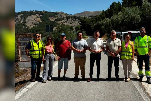 <i>Visita a las obras que está ejecutando la Diputación para mejorar la carretera JA-3107. / Diputación de Jaén. </i>