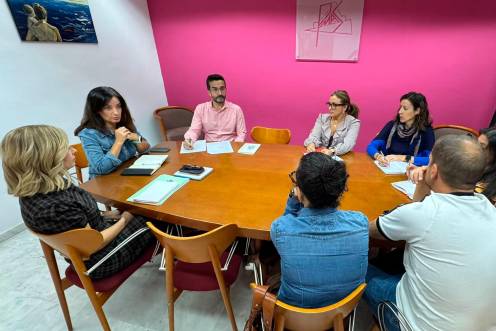 <i>Reunión entidades para el dispositivo de personas temporeras. / Ayuntamiento de Jaén. </i>